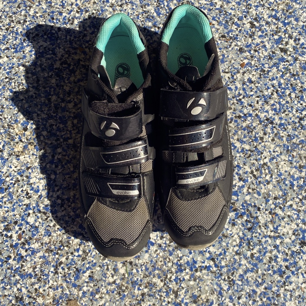 BONTRAGER evoke mountain bicycle spinning shoe. Women 8.5
